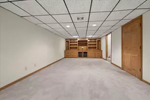 209 Alfred Dr, Sycamore, IL 60178 - Photo 20