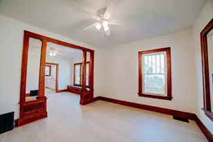 517 E Mulberry St, Watseka, IL 60970 - Photo 4
