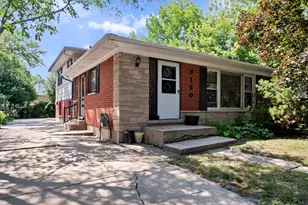 9120 E Prairie Rd, Evanston, IL 60203 - Photo 1
