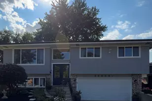 11934 S Tripp Ave, Alsip, IL 60803 - Photo 1