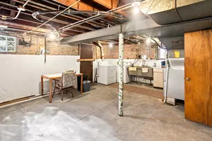 3858 N Sawyer Ave, Chicago, IL 60618 - Photo 16