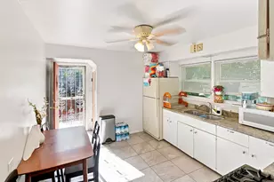 3858 N Sawyer Ave, Chicago, IL 60618 - Photo 10