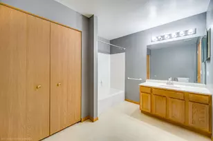 1434 Hawk Dr, Bolingbrook, IL 60490 - Photo 10