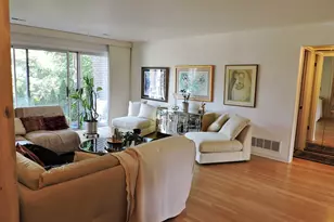 10116 Peach Pkwy, Skokie, IL 60076 - Photo 10