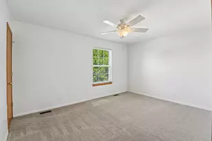 9938 Bedford Dr, Huntley, IL 60142 - Photo 36