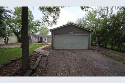 108 Ridgeland Avenue, West Chicago, IL 60185 - Photo 2