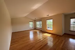 2268 Vanderbilt Dr, Geneva, IL 60134 - Photo 10