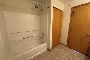 2268 Vanderbilt Dr, Geneva, IL 60134 - Photo 18