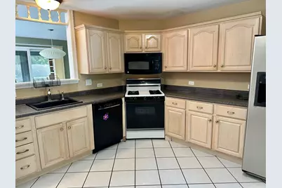 935 Victoria Drive #935, Woodstock, IL 60098 - Photo 10