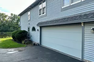 935 Victoria Dr, Woodstock, IL 60098 - Photo 20