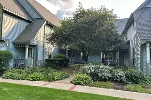 935 Victoria Dr, Woodstock, IL 60098 - Photo 4