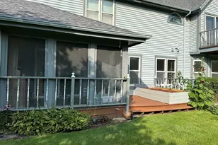 935 Victoria Dr, Woodstock, IL 60098 - Photo 18