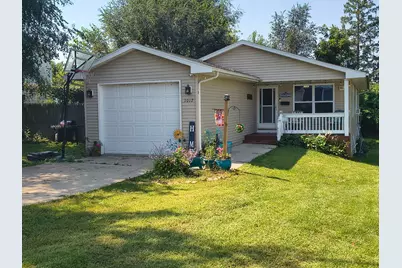 1017 S College Avenue, Dixon, IL 61021 - Photo 1