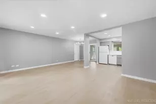 557 Willard Ave, Elgin, IL 60120 - Photo 6