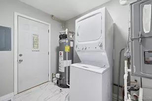 557 Willard Ave, Elgin, IL 60120 - Photo 22
