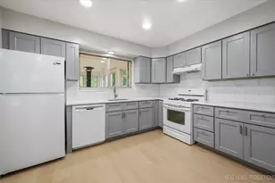 557 Willard Ave, Elgin, IL 60120 - Photo 12