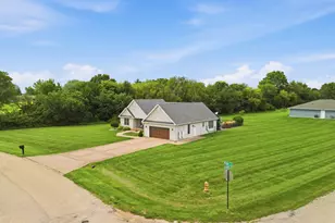 714 Keller Dr, Dixon, IL 61021 - Photo 6