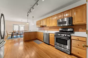 825 Braeman Ct, Libertyville, IL 60048 - Photo 10