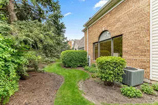 825 Braeman Ct, Libertyville, IL 60048 - Photo 34