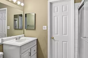 177 Cascade Dr, Indian Head Park, IL 60525 - Photo 10