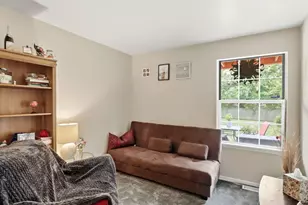 4420 Edinburg Ln, Hanover Park, IL 60133 - Photo 18