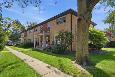 207 Linn Court #B, North Aurora, IL 60542 - Photo 4