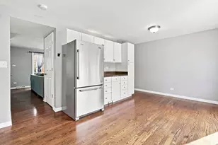 207 Linn Ct, North Aurora, IL 60542 - Photo 10