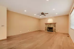 7300 Yorkshire St, Joliet, IL 60431 - Photo 10