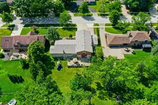 705 Ruskin Dr, Elk Grove Village, IL 60007 - Photo 32