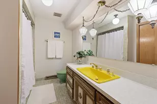 705 Ruskin Dr, Elk Grove Village, IL 60007 - Photo 24