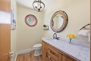 705 Ruskin Dr, Elk Grove Village, IL 60007 - Photo 14