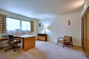 2307 E Sherwood Rd, Arlington Heights, IL 60004 - Photo 30