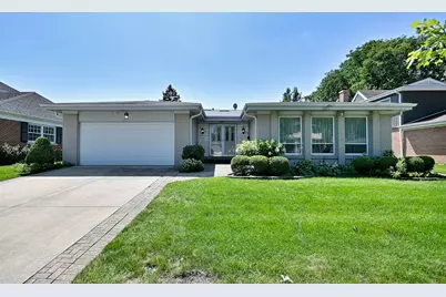 2307 E Sherwood Road, Arlington Heights, IL 60004 - Photo 1