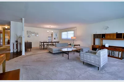 2307 E Sherwood Road, Arlington Heights, IL 60004 - Photo 10