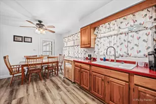 5506 Burwood Rd, Cary, IL 60013 - Photo 8