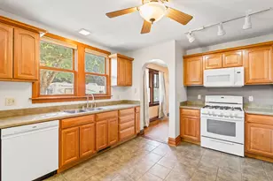 130 W Garfield St, Waterman, IL 60556 - Photo 12