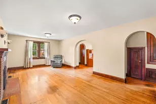 130 W Garfield St, Waterman, IL 60556 - Photo 8
