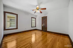 4952 N Central Park Ave, Chicago, IL 60625 - Photo 12