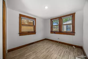 4952 N Central Park Ave, Chicago, IL 60625 - Photo 14