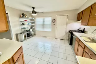 1661 Charleston Ct, Melrose Park, IL 60160 - Photo 8