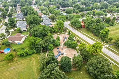 8409 Mending Wall Drive, Woodridge, IL 60517 - Photo 28