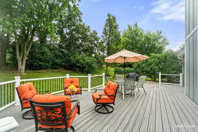 8409 Mending Wall Drive, Woodridge, IL 60517 - Photo 20