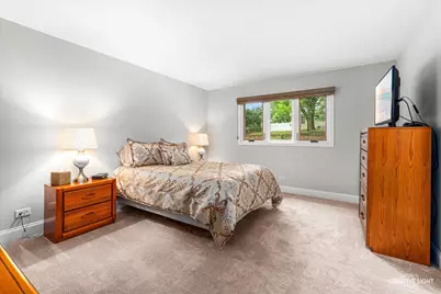 8409 Mending Wall Drive, Woodridge, IL 60517 - Photo 16