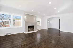 297 E Lakeview Ave, Round Lake Beach, IL 60073 - Photo 20