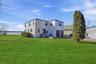 297 E Lakeview Ave, Round Lake Beach, IL 60073 - Photo 2