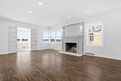 297 E Lakeview Avenue, Round Lake Beach, IL 60073 - Photo 22
