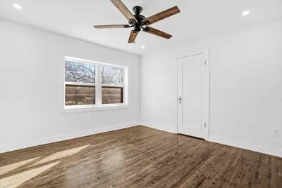 297 E Lakeview Avenue, Round Lake Beach, IL 60073 - Photo 30