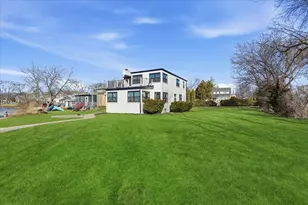 297 E Lakeview Ave, Round Lake Beach, IL 60073 - Photo 50