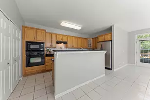 430 Woodhill Dr, Carol Stream, IL 60188 - Photo 16