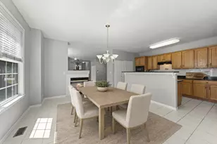 430 Woodhill Dr, Carol Stream, IL 60188 - Photo 12